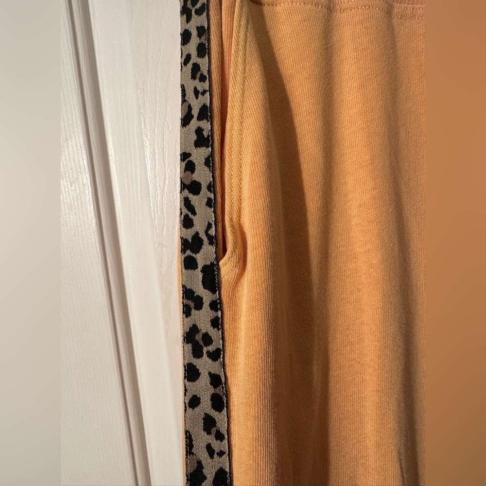 SUNDRY Size XS 0 Gold Joggers Tuxedo Stripes Animal Print Sweatpants Fall Autumn - Picture 4 of 14